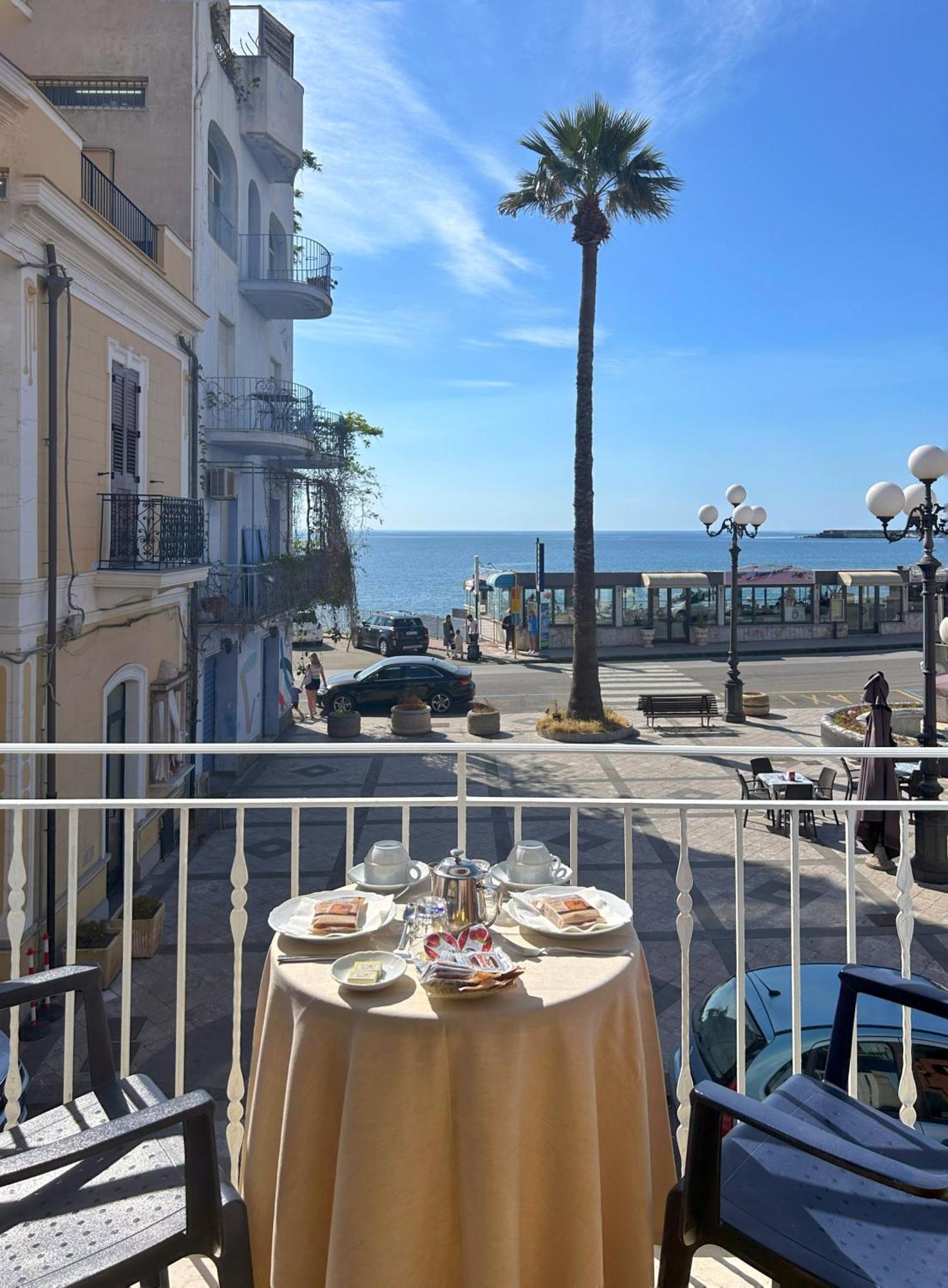 La Piazzetta Bed and Breakfast Giardini-Naxos Buitenkant foto
