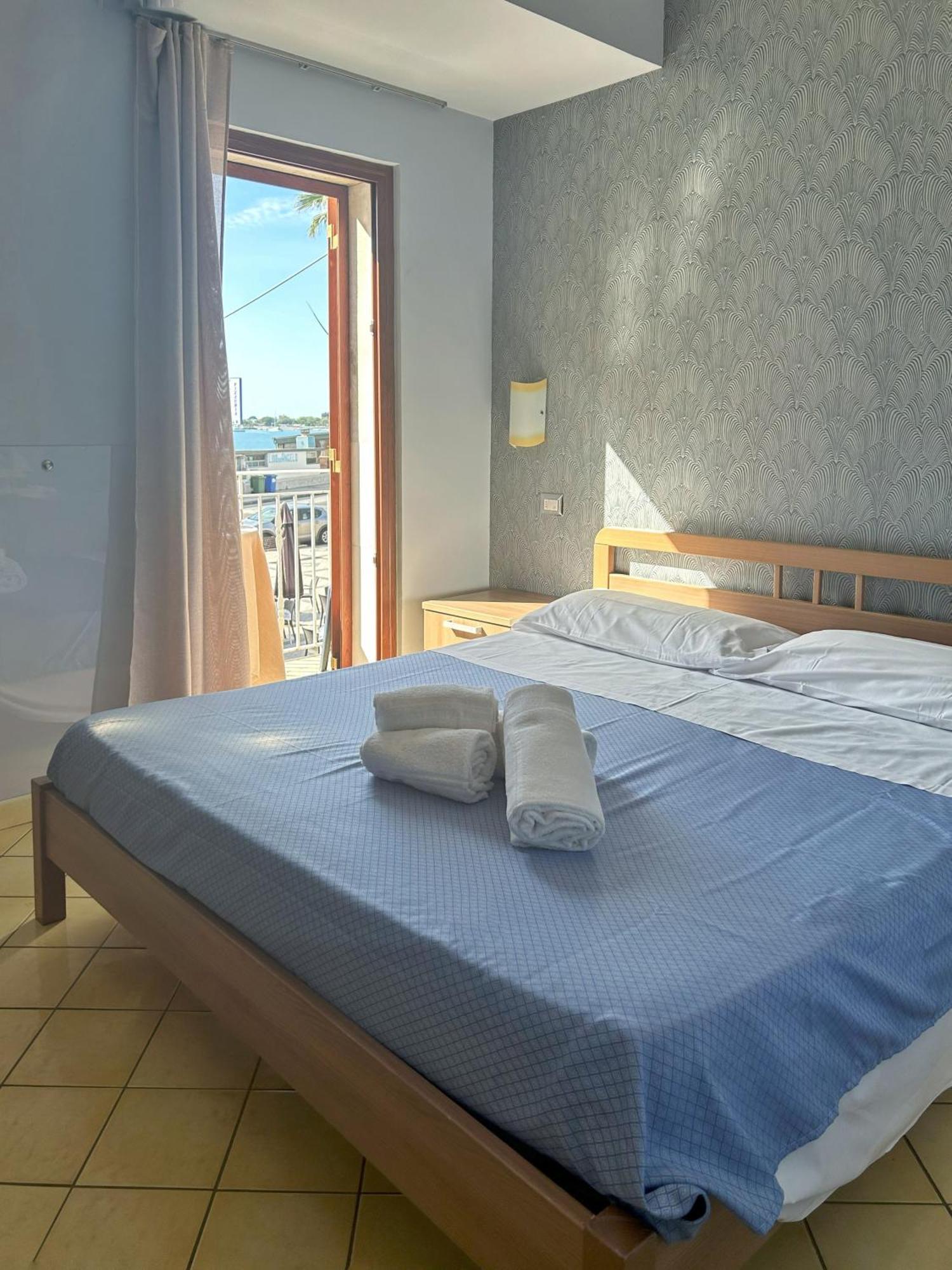 La Piazzetta Bed and Breakfast Giardini-Naxos Buitenkant foto
