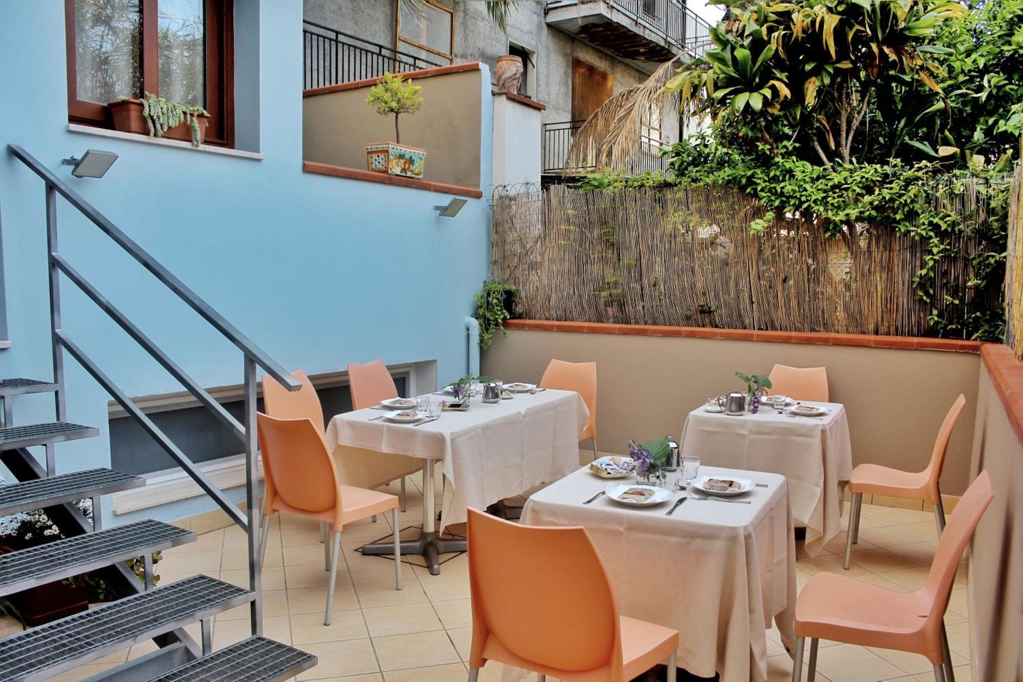 La Piazzetta Bed and Breakfast Giardini-Naxos Buitenkant foto