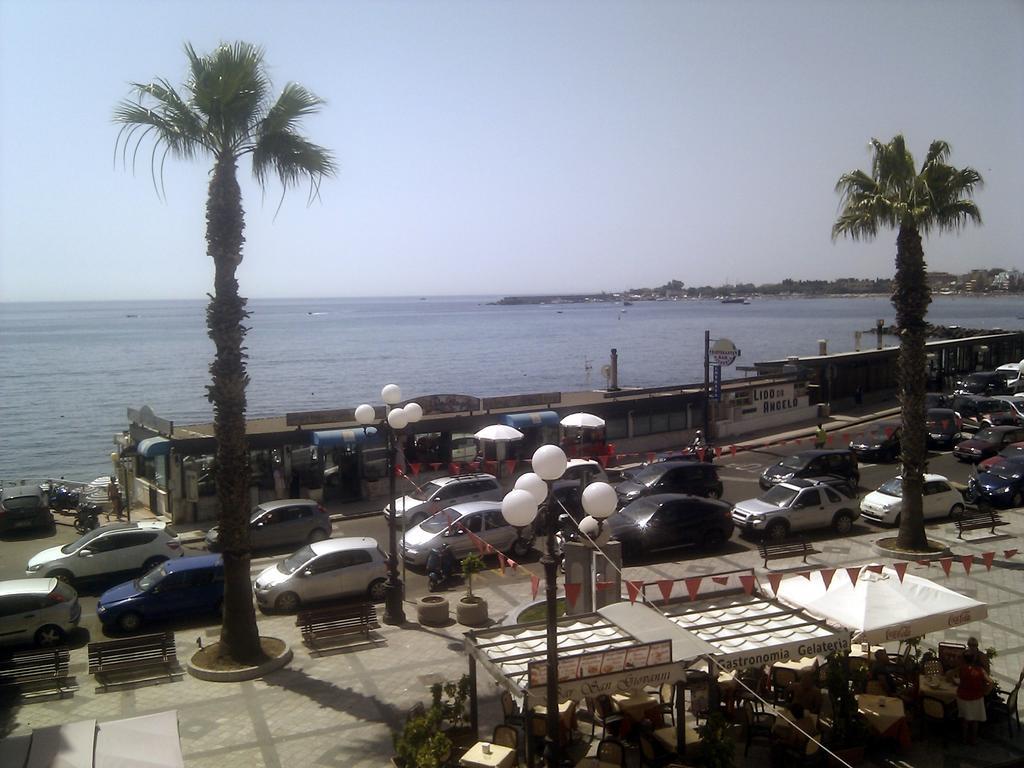 La Piazzetta Bed and Breakfast Giardini-Naxos Buitenkant foto